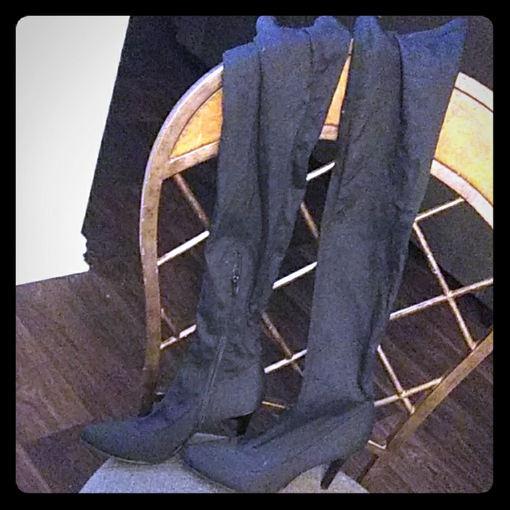 Knee high / heeled boots